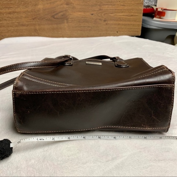 Liz Claiborne dark brown leather purse - Picture 3 of 12